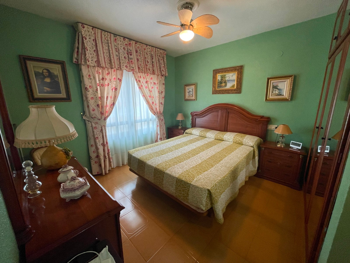 For sale - 5 Bedroom 2 Bathroom House - Townhouse in Guardamar del Segura - Guardamar del Segura Centro  - Alicante