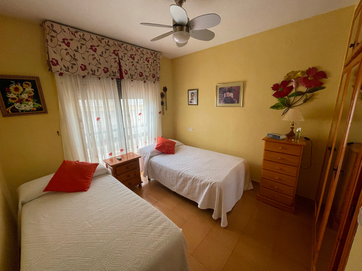 For sale - 5 Bedroom 2 Bathroom House - Townhouse in Guardamar del Segura - Guardamar del Segura Centro  - Alicante