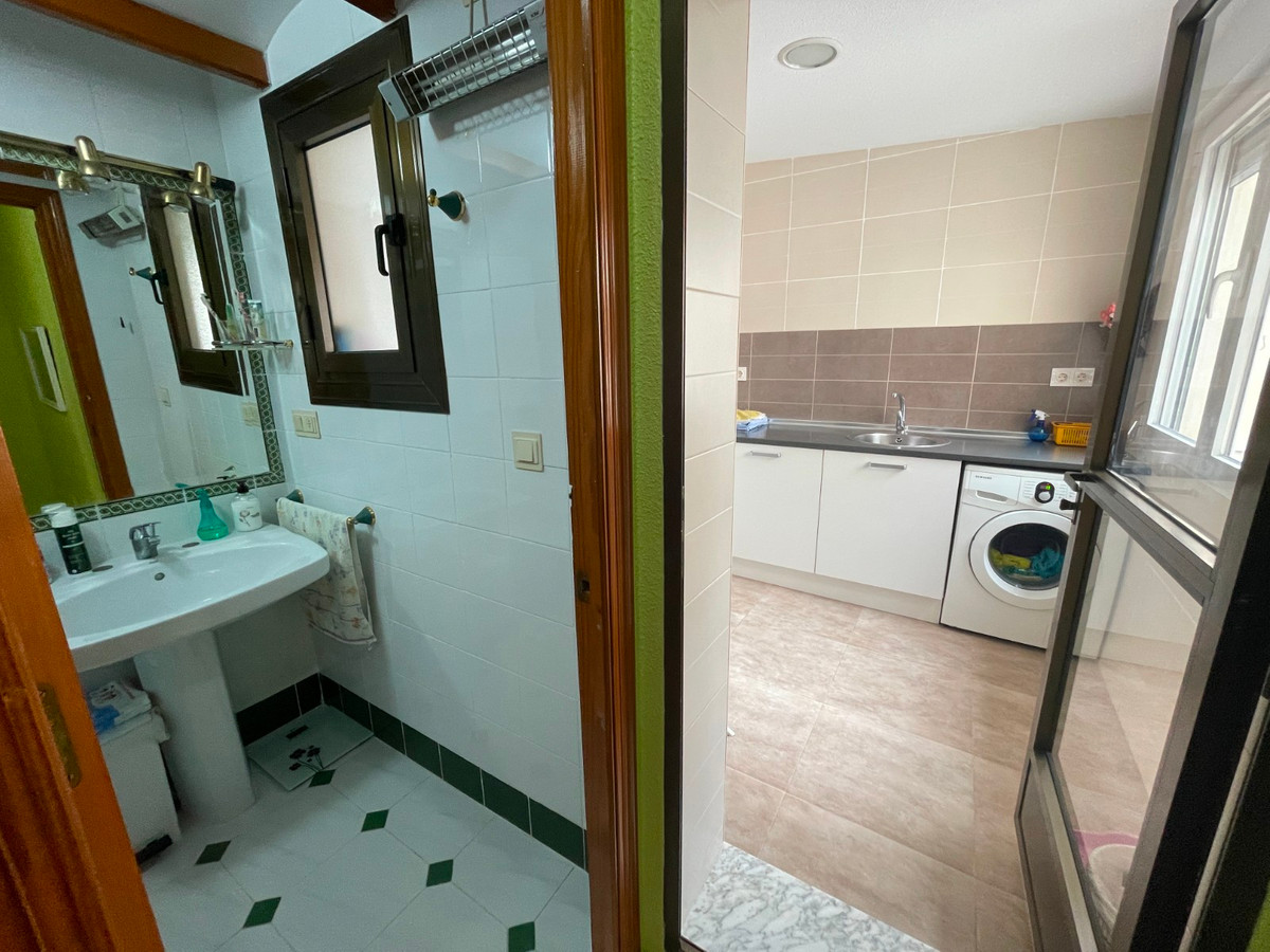 For sale - 5 Bedroom 2 Bathroom House - Townhouse in Guardamar del Segura - Guardamar del Segura Centro  - Alicante