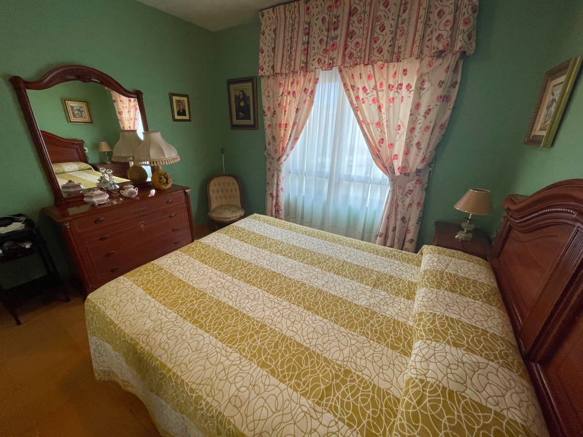 For sale - 5 Bedroom 2 Bathroom House - Townhouse in Guardamar del Segura - Guardamar del Segura Centro  - Alicante