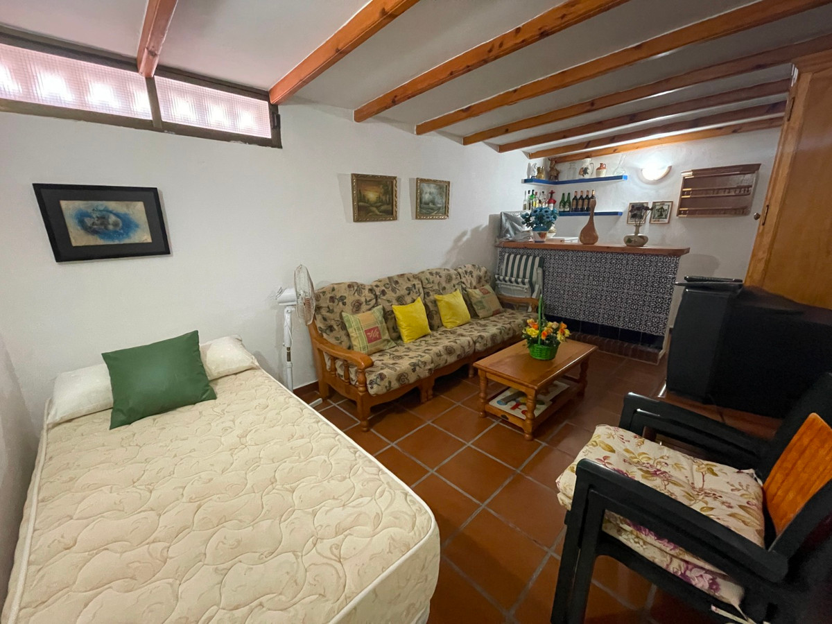 For sale - 5 Bedroom 2 Bathroom House - Townhouse in Guardamar del Segura - Guardamar del Segura Centro  - Alicante