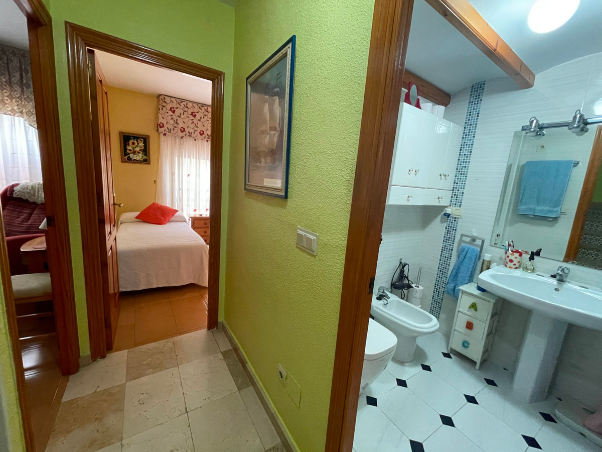 For sale - 5 Bedroom 2 Bathroom House - Townhouse in Guardamar del Segura - Guardamar del Segura Centro  - Alicante