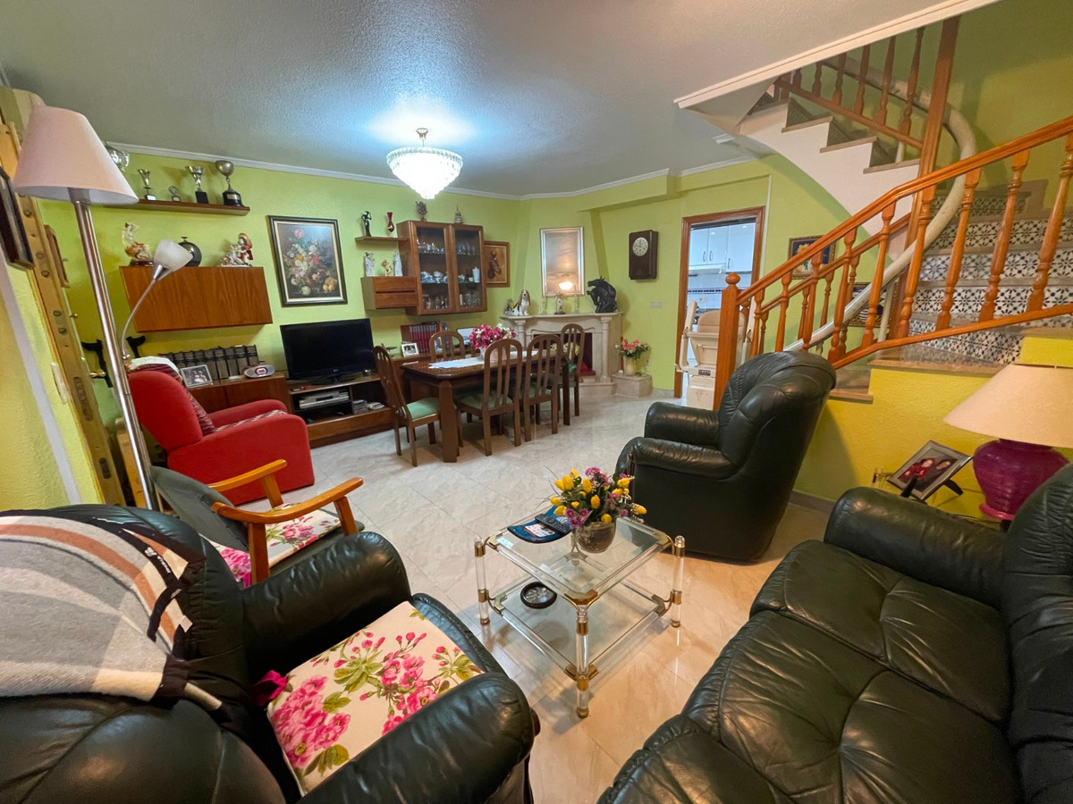 For sale - 5 Bedroom 2 Bathroom House - Townhouse in Guardamar del Segura - Guardamar del Segura Centro  - Alicante