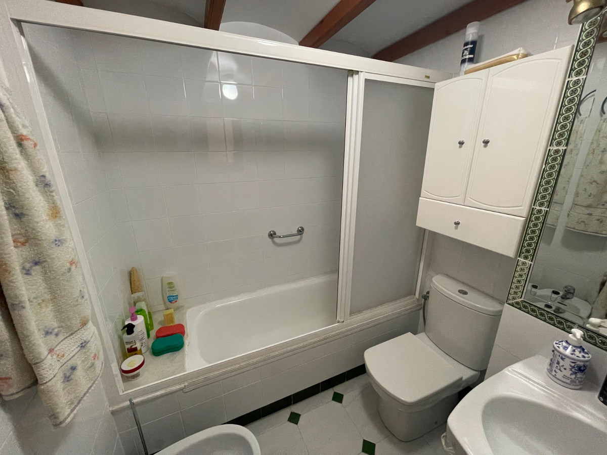 For sale - 5 Bedroom 2 Bathroom House - Townhouse in Guardamar del Segura - Guardamar del Segura Centro  - Alicante