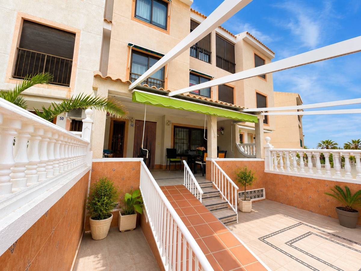 For sale - 5 Bedroom 2 Bathroom House - Townhouse in Guardamar del Segura - Guardamar del Segura Centro  - Alicante