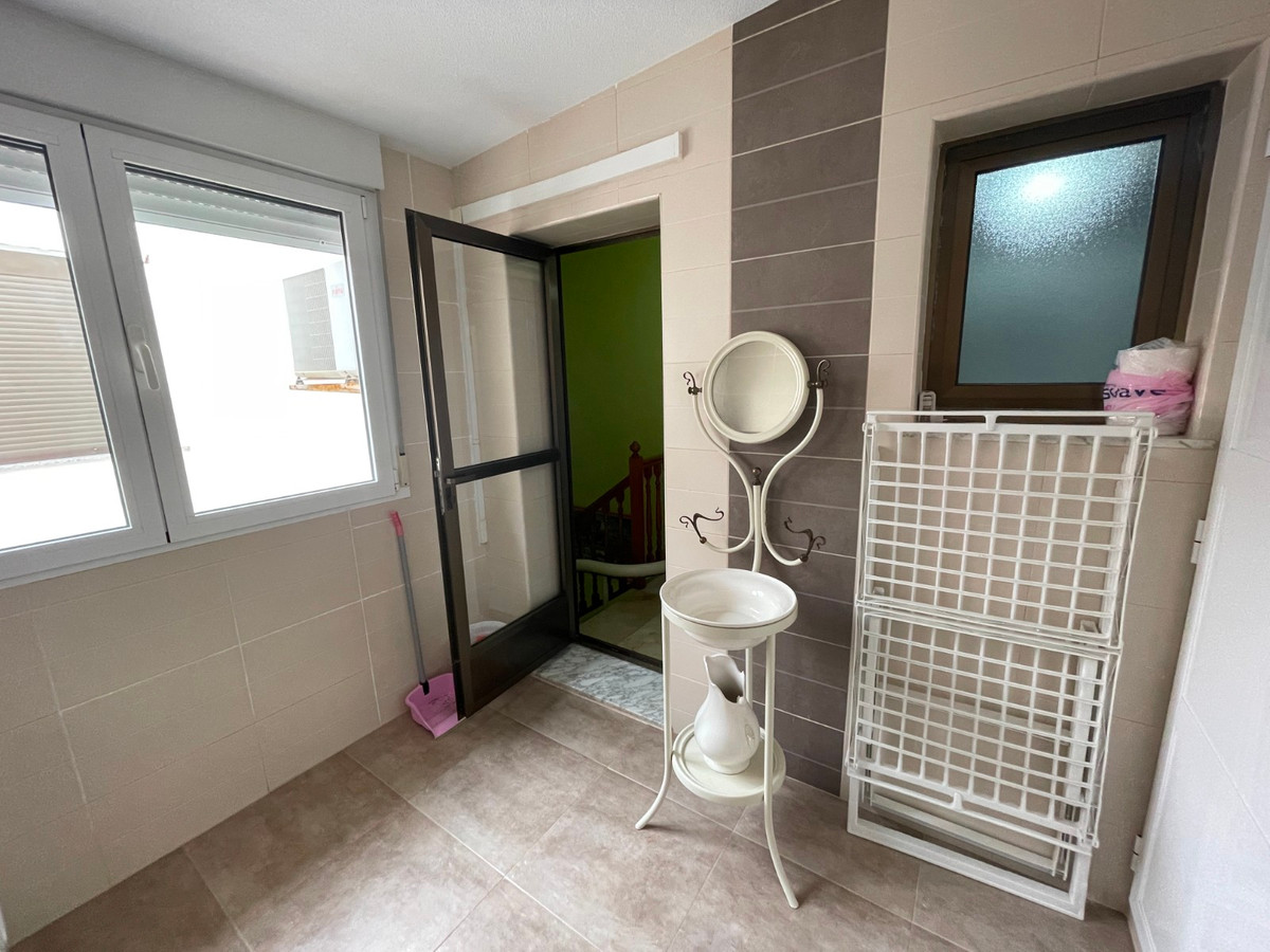 For sale - 5 Bedroom 2 Bathroom House - Townhouse in Guardamar del Segura - Guardamar del Segura Centro  - Alicante