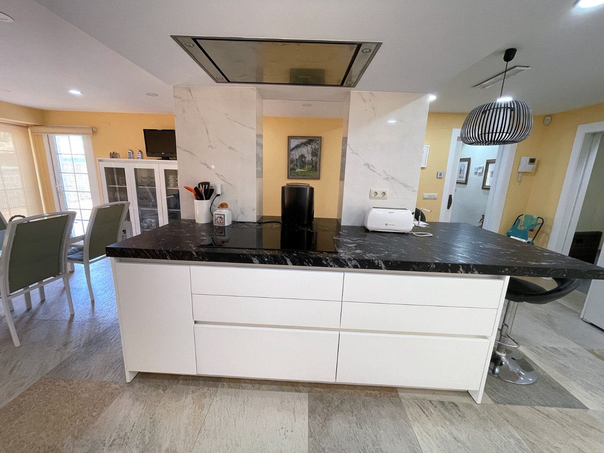 For sale - 8 Bedroom 4 Bathroom House - Detached Villa in Orihuela - Cabo Roig  - Alicante