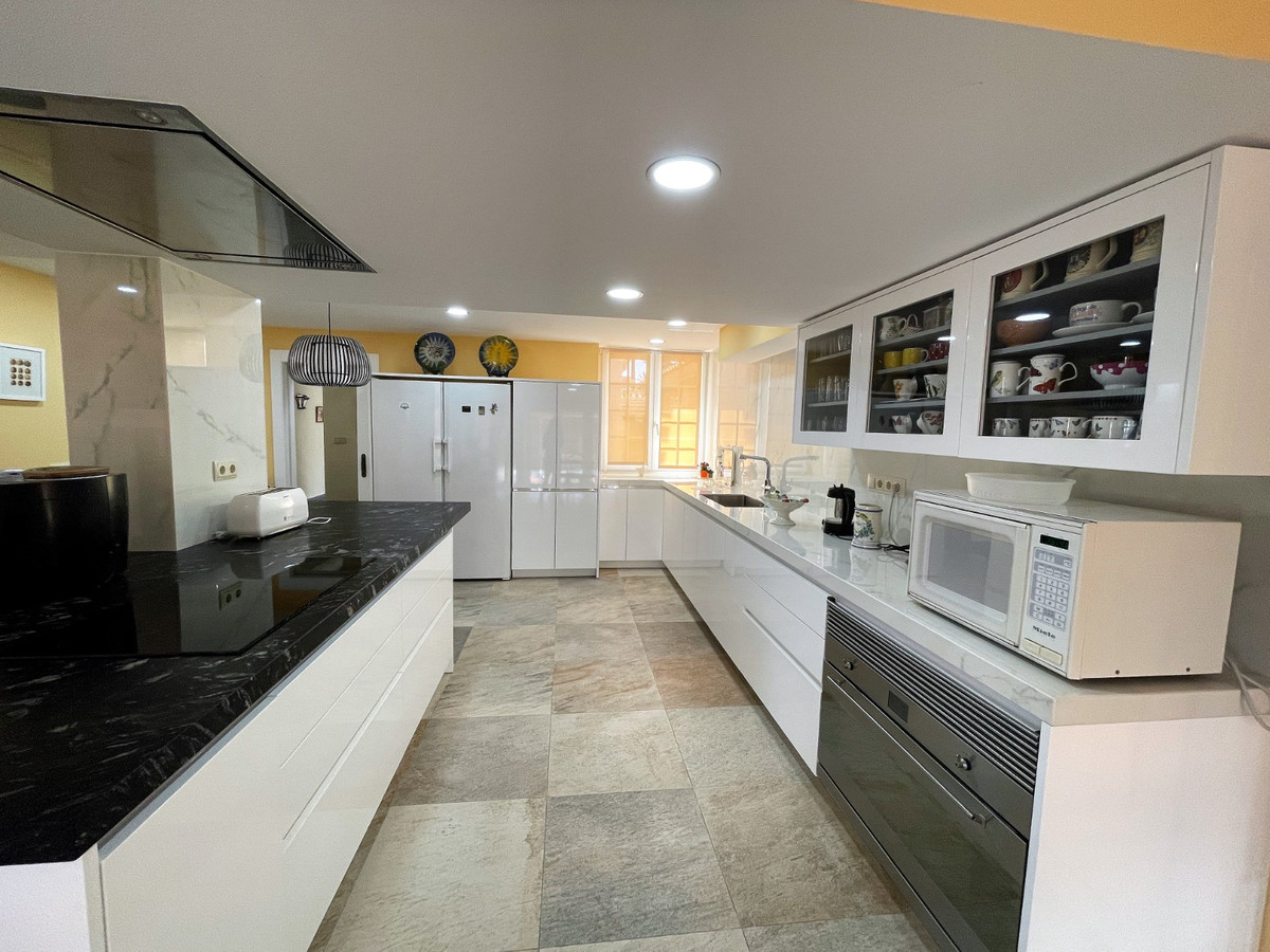 For sale - 8 Bedroom 4 Bathroom House - Detached Villa in Orihuela - Cabo Roig  - Alicante