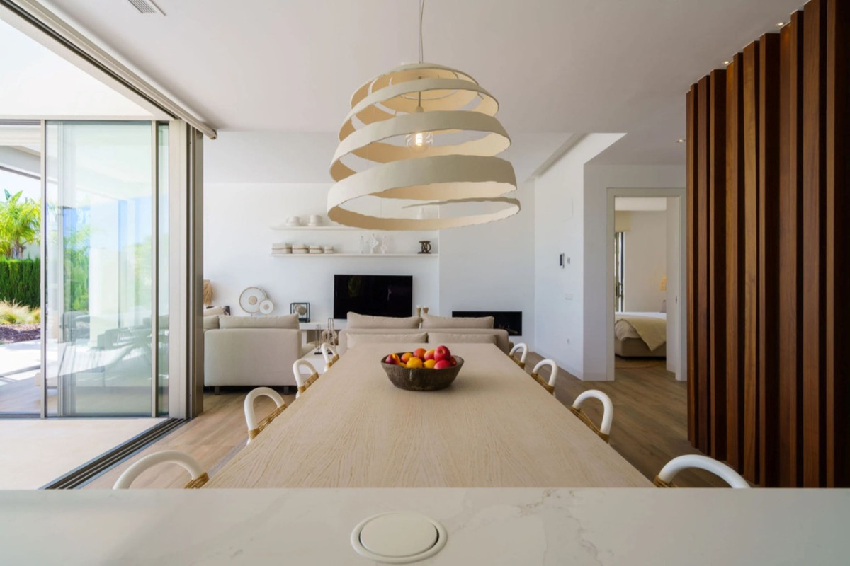 For sale - 5 Bedroom 3 Bathroom House - Detached Villa in Orihuela - Las Colinas Golf  - Alicante