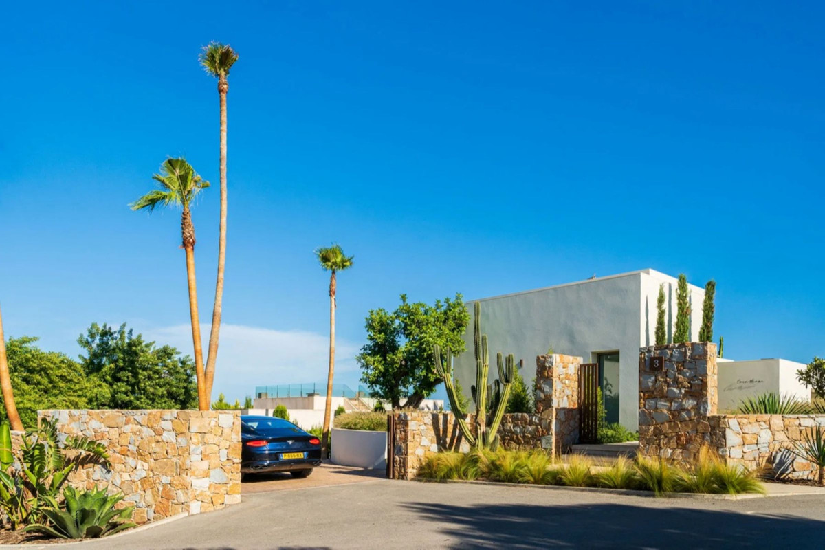 For sale - 5 Bedroom 3 Bathroom House - Detached Villa in Orihuela - Las Colinas Golf  - Alicante