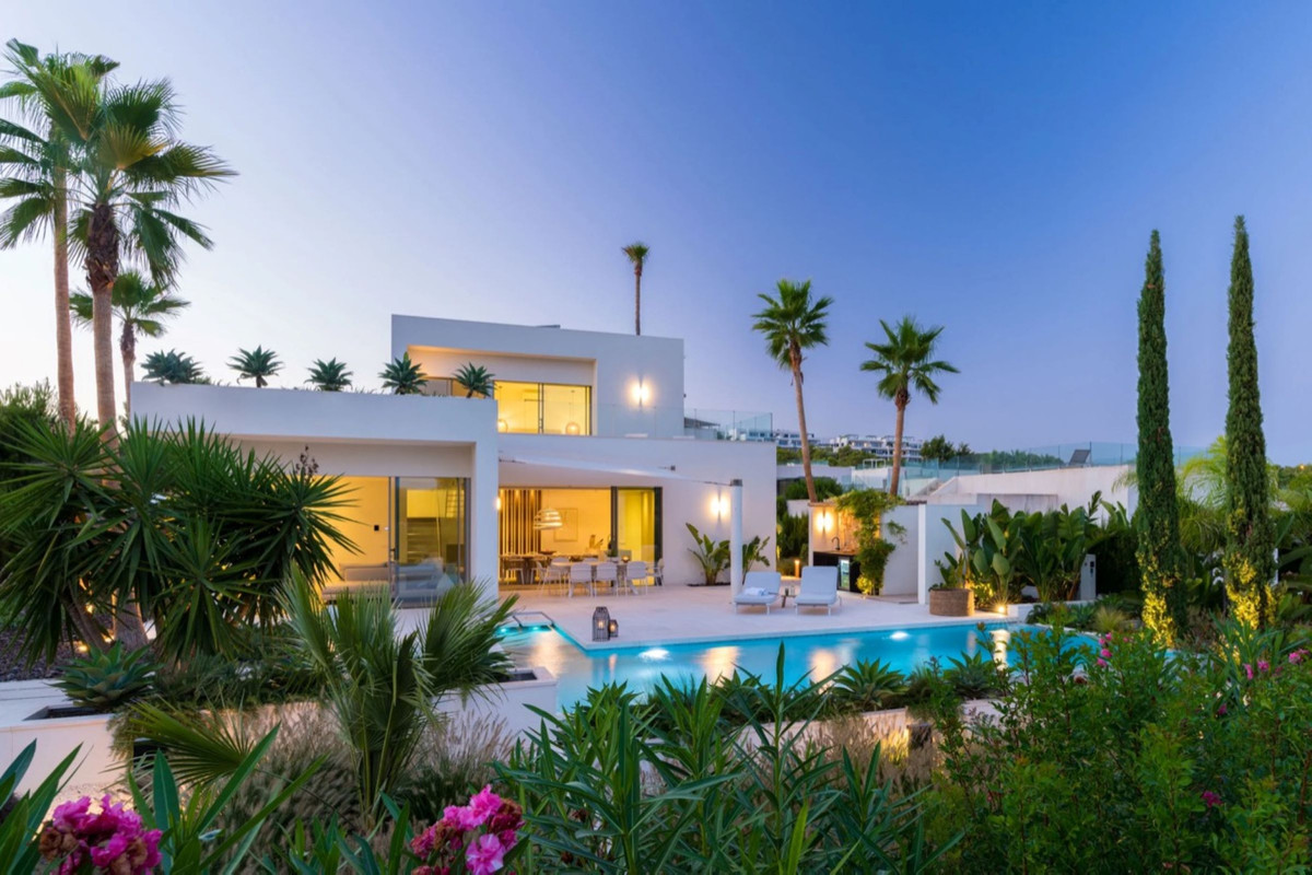For sale - 5 Bedroom 3 Bathroom House - Detached Villa in Orihuela - Las Colinas Golf  - Alicante
