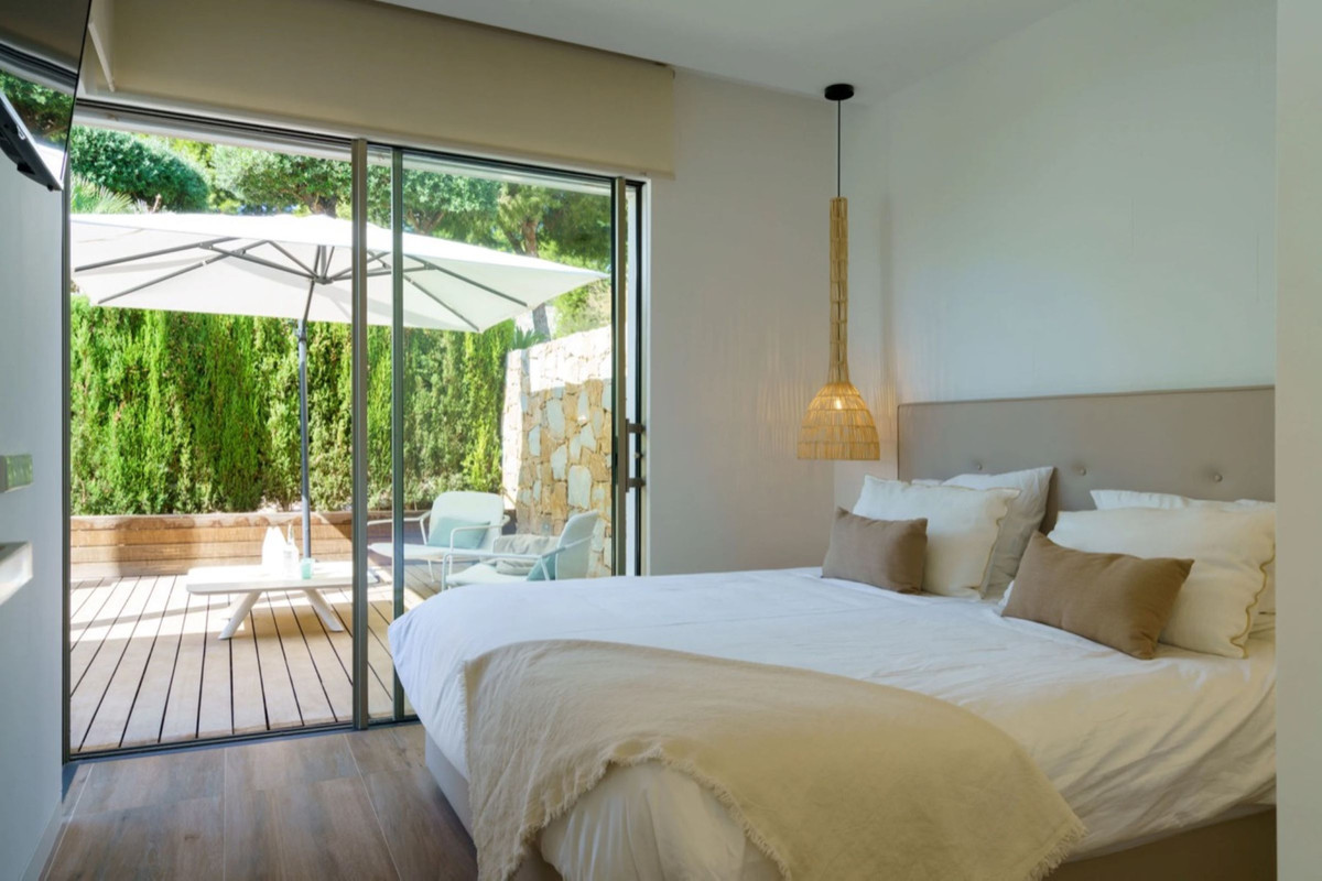 For sale - 5 Bedroom 3 Bathroom House - Detached Villa in Orihuela - Las Colinas Golf  - Alicante