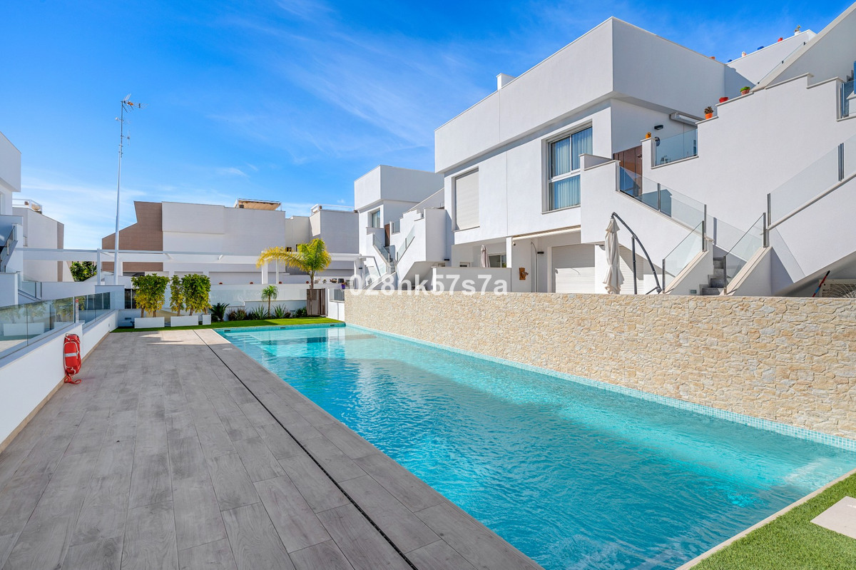 For sale - 2 Bedroom 2 Bathroom Apartment - Ground Floor Apartment in Pilar de la Horadada - Pilar de la Horadada Centro  - Alicante