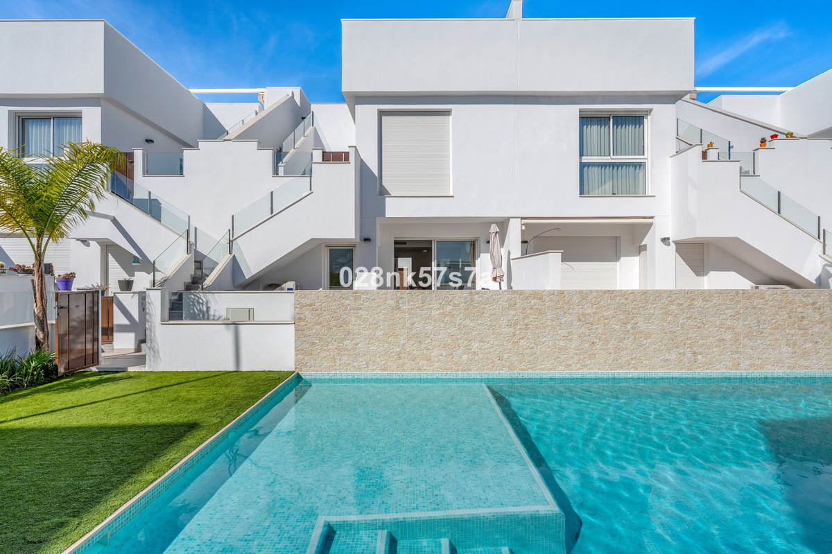 For sale - 2 Bedroom 2 Bathroom Apartment - Ground Floor Apartment in Pilar de la Horadada - Pilar de la Horadada Centro  - Alicante