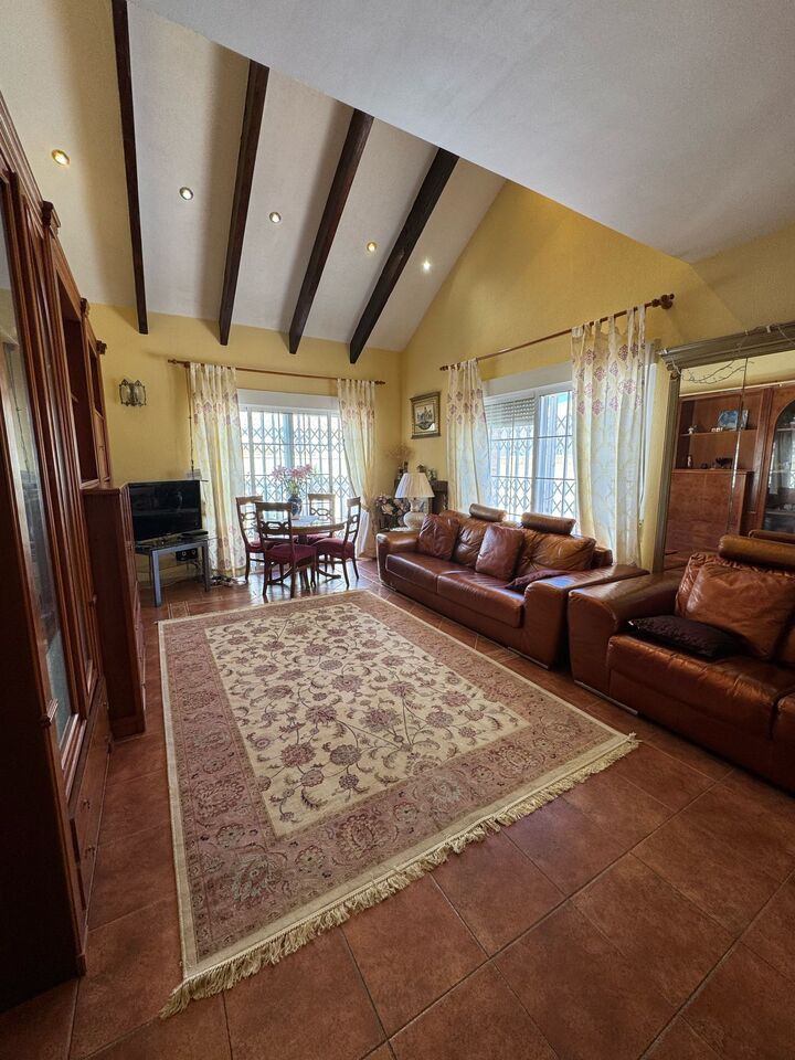 For sale - 4 Bedroom 3 Bathroom House - Detached Villa in Orihuela - La Zenia  - Alicante