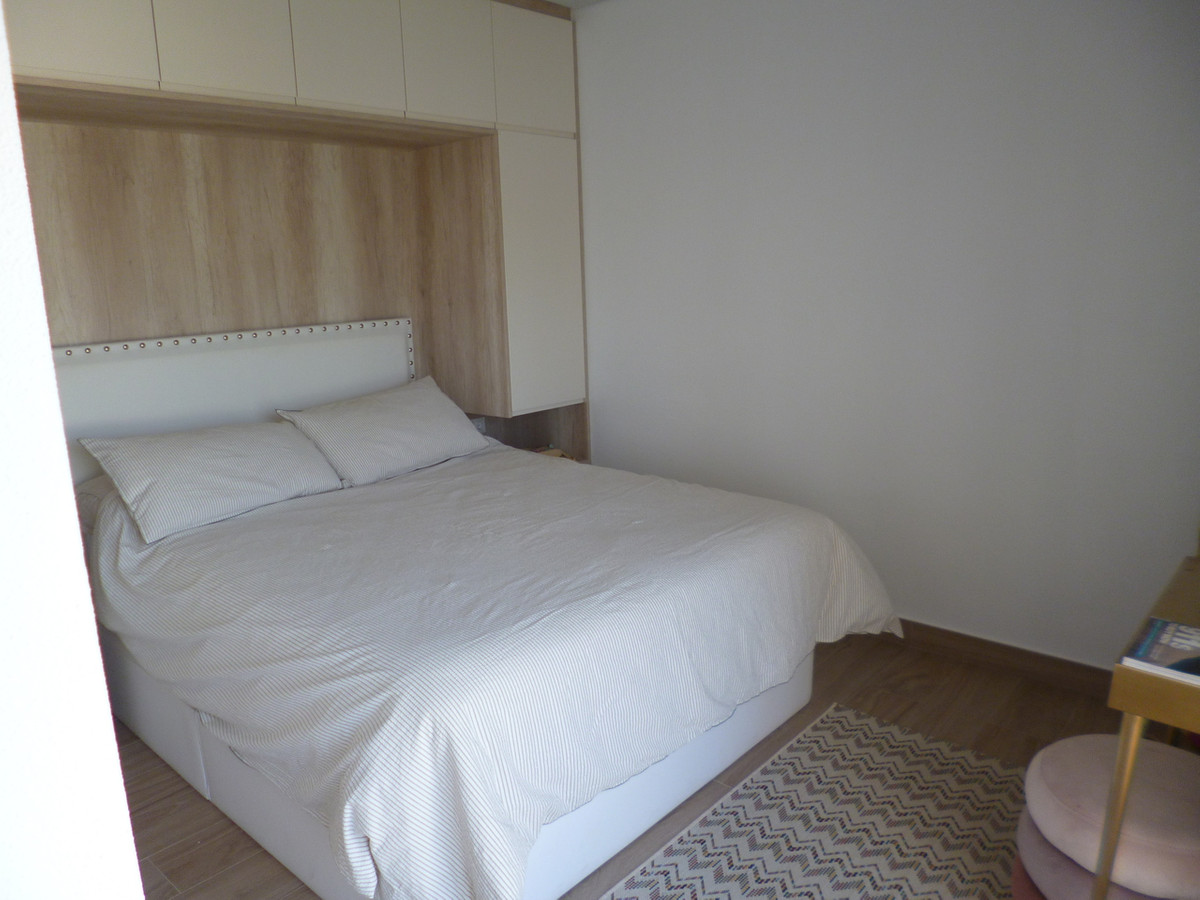 For sale - 4 Bedroom 2 Bathroom House - Detached Villa in Pilar de la Horadada - Pilar de la Horadada Centro  - Alicante