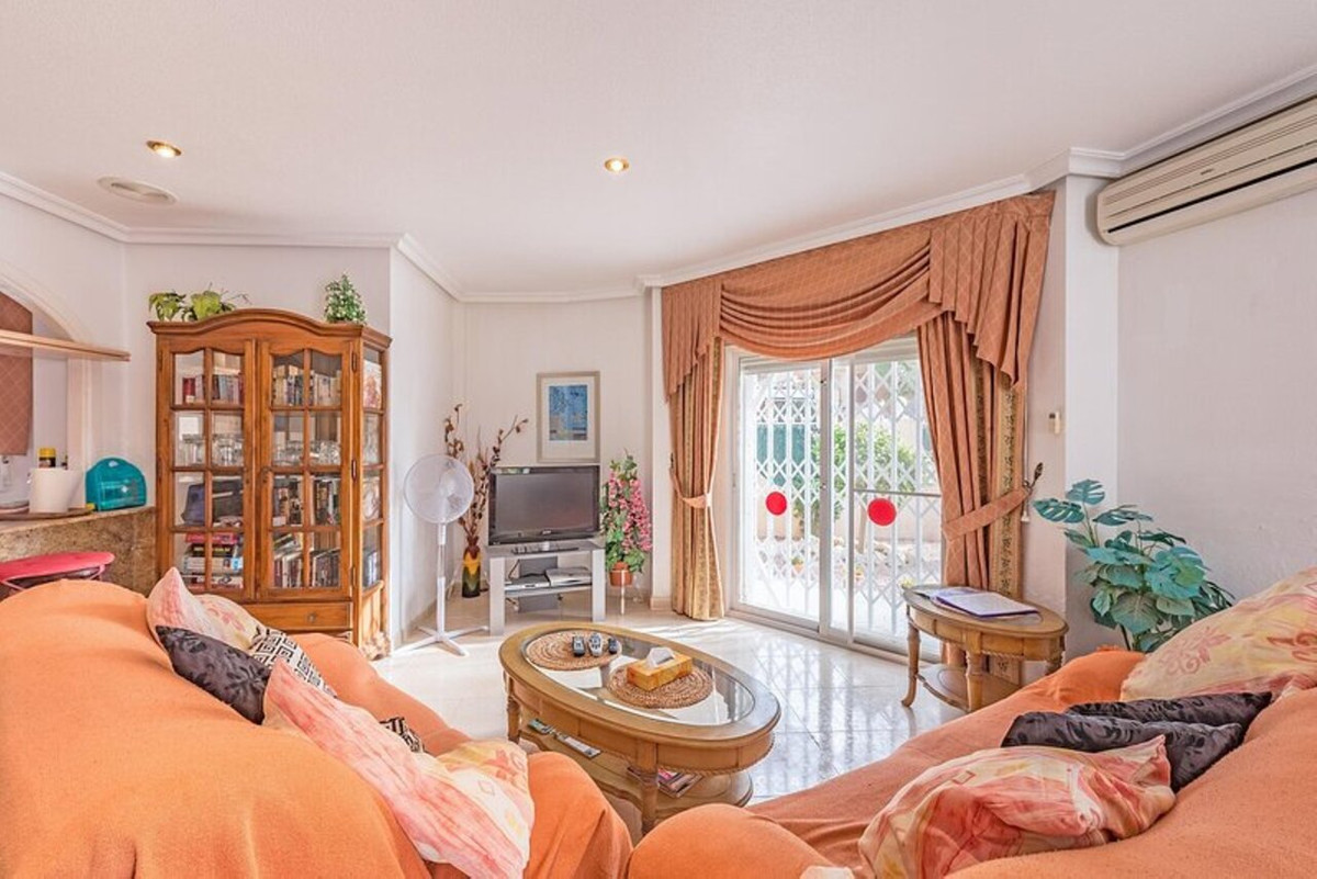 For sale - 4 Bedroom 2 Bathroom House - Detached Villa in Orihuela - La Murada  - Alicante