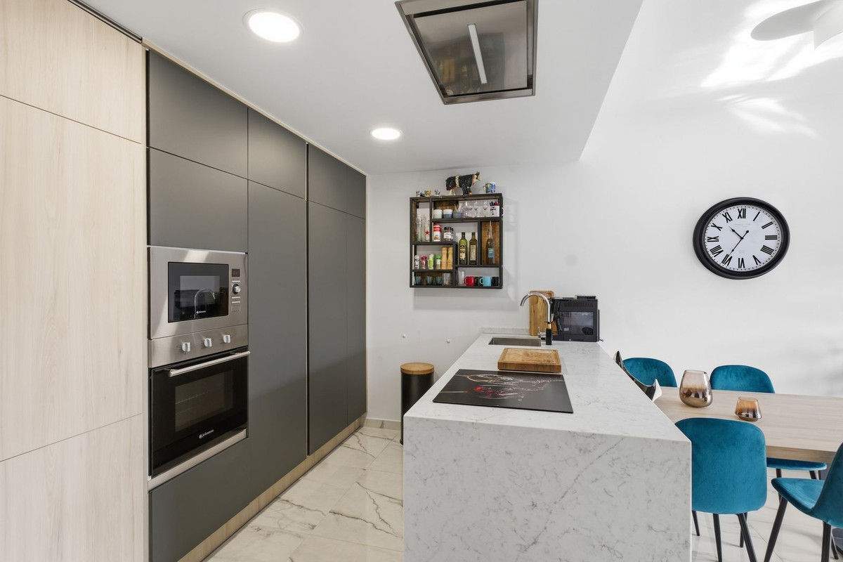 For sale - 2 Bedroom 2 Bathroom Apartment - Middle Floor Apartment in Orihuela - Los Altos  - Alicante