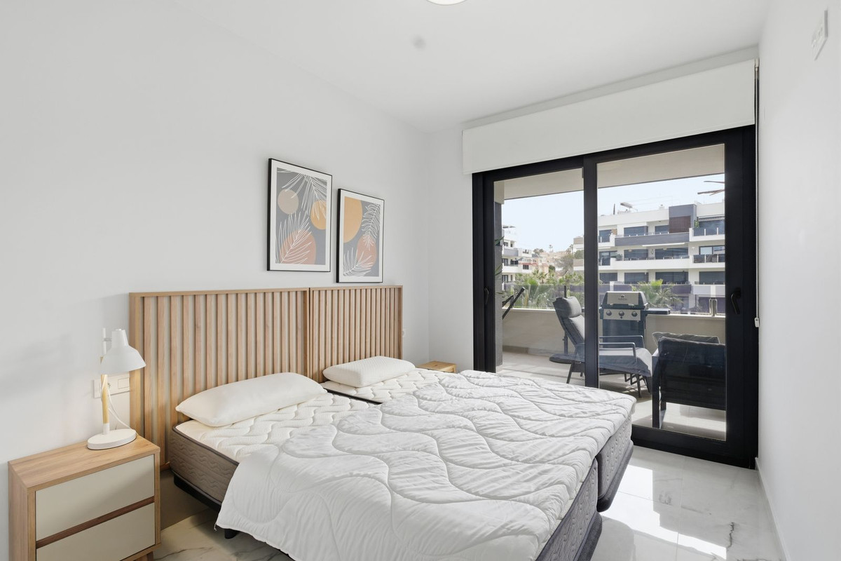 For sale - 2 Bedroom 2 Bathroom Apartment - Middle Floor Apartment in Orihuela - Los Altos  - Alicante