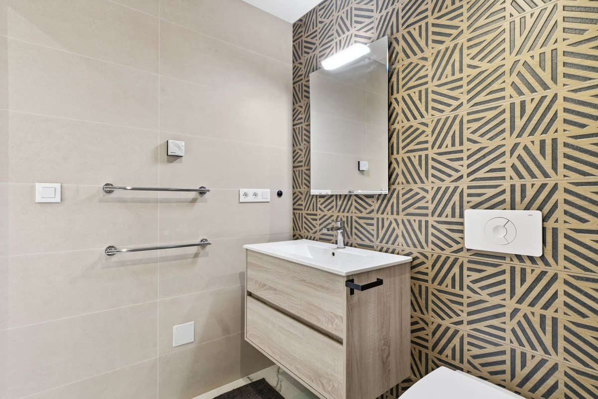 For sale - 2 Bedroom 2 Bathroom Apartment - Middle Floor Apartment in Orihuela - Los Altos  - Alicante