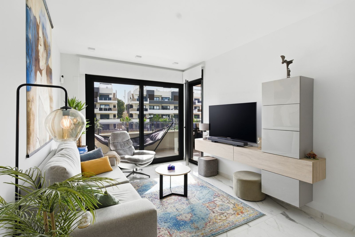 For sale - 2 Bedroom 2 Bathroom Apartment - Middle Floor Apartment in Orihuela - Los Altos  - Alicante