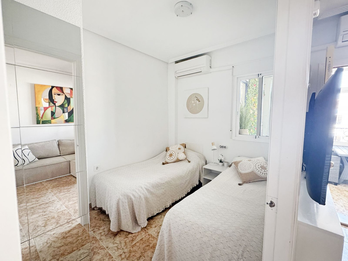 For sale - 2 Bedroom 1 Bathroom Apartment - Top Floor Apartment in Orihuela - Los Altos  - Alicante