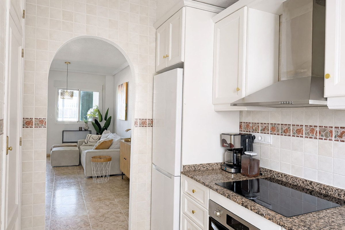 For sale - 2 Bedroom 1 Bathroom Apartment - Top Floor Apartment in Orihuela - Los Altos  - Alicante