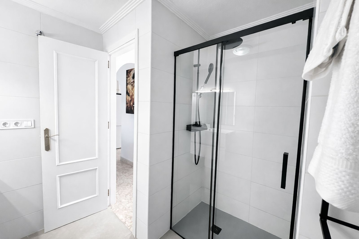 For sale - 2 Bedroom 1 Bathroom Apartment - Top Floor Apartment in Orihuela - Los Altos  - Alicante