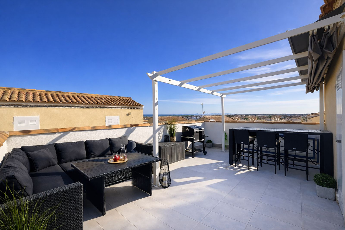 For sale - 2 Bedroom 1 Bathroom Apartment - Top Floor Apartment in Orihuela - Los Altos  - Alicante