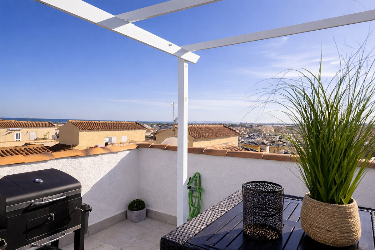 For sale - 2 Bedroom 1 Bathroom Apartment - Top Floor Apartment in Orihuela - Los Altos  - Alicante