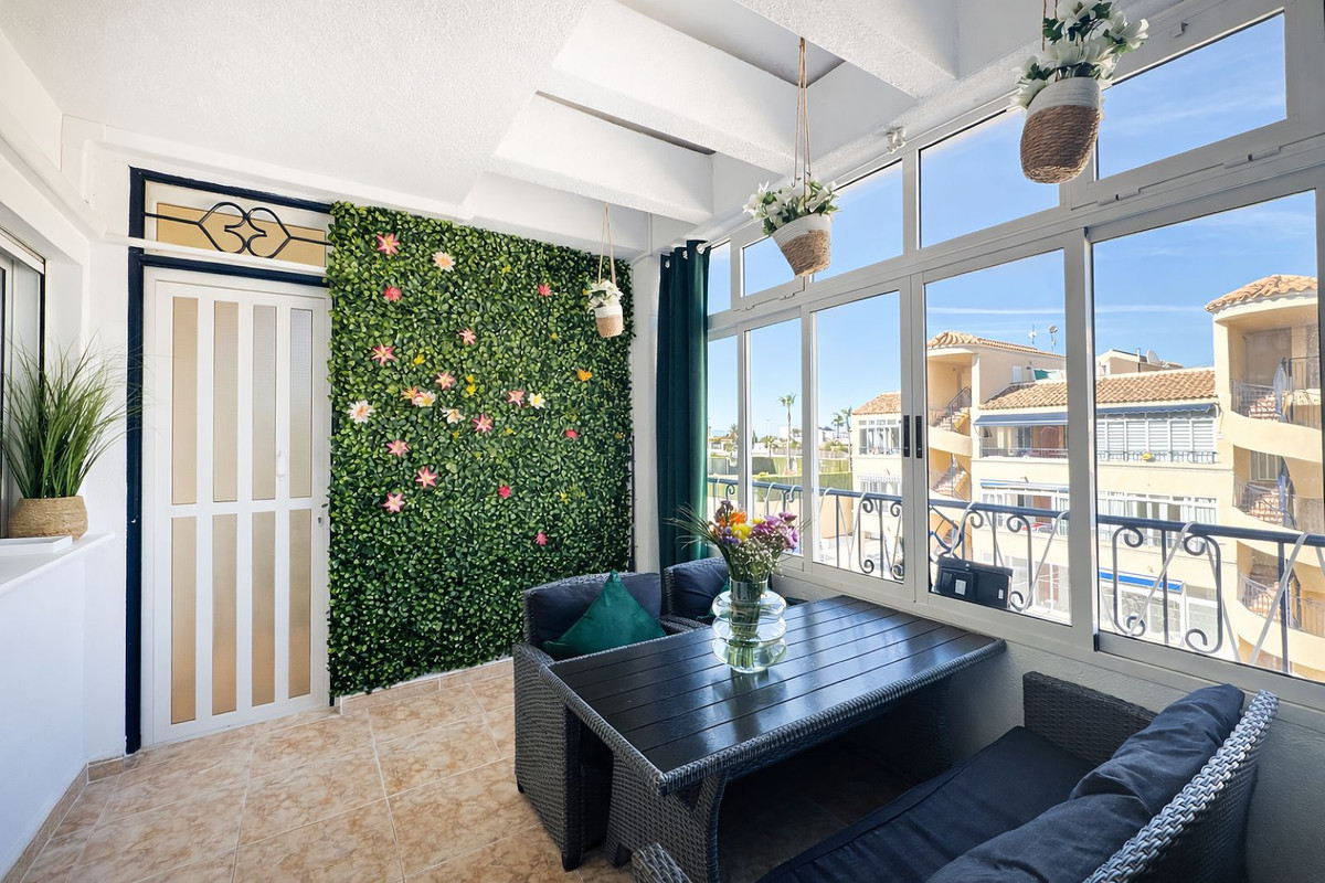 For sale - 2 Bedroom 1 Bathroom Apartment - Top Floor Apartment in Orihuela - Los Altos  - Alicante