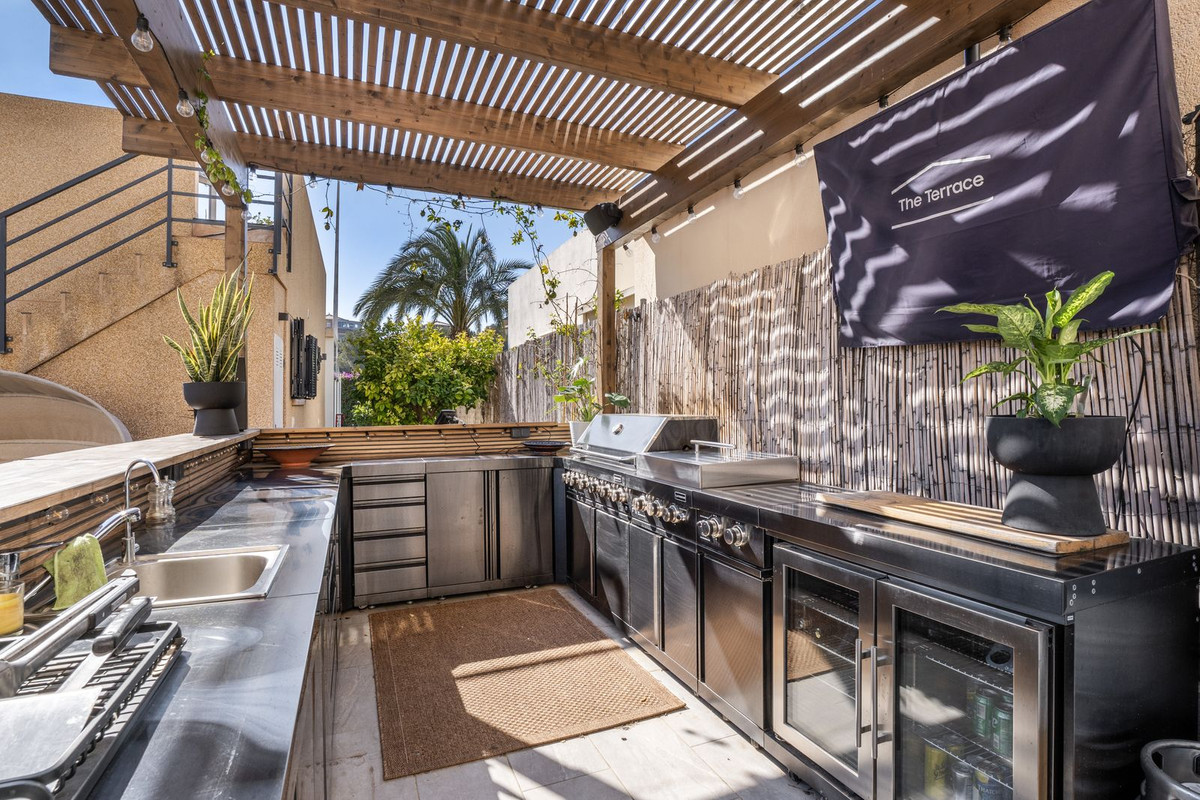 For sale - 3 Bedroom 2 Bathroom House - Detached Villa in Orihuela - La Zenia  - Alicante