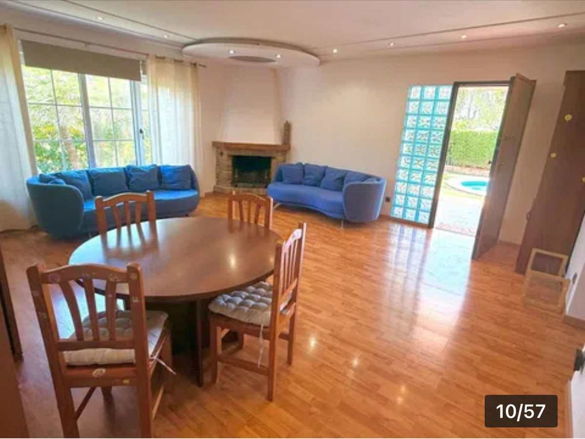 For sale - 4 Bedroom 4 Bathroom House - Detached Villa in Orihuela - Cabo Roig  - Alicante