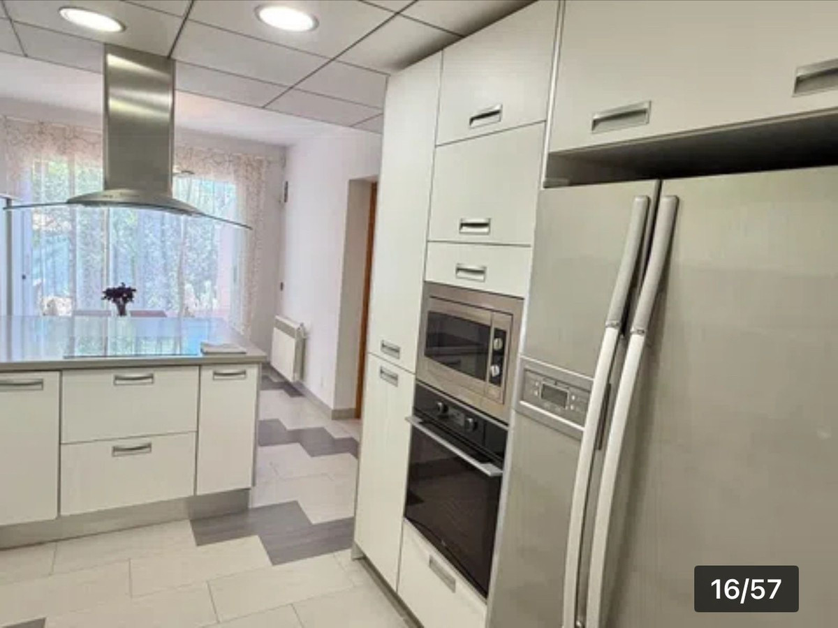 For sale - 4 Bedroom 4 Bathroom House - Detached Villa in Orihuela - Cabo Roig  - Alicante