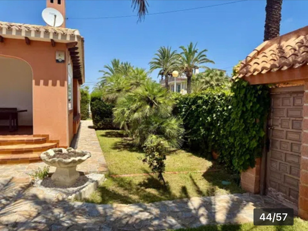 For sale - 4 Bedroom 4 Bathroom House - Detached Villa in Orihuela - Cabo Roig  - Alicante