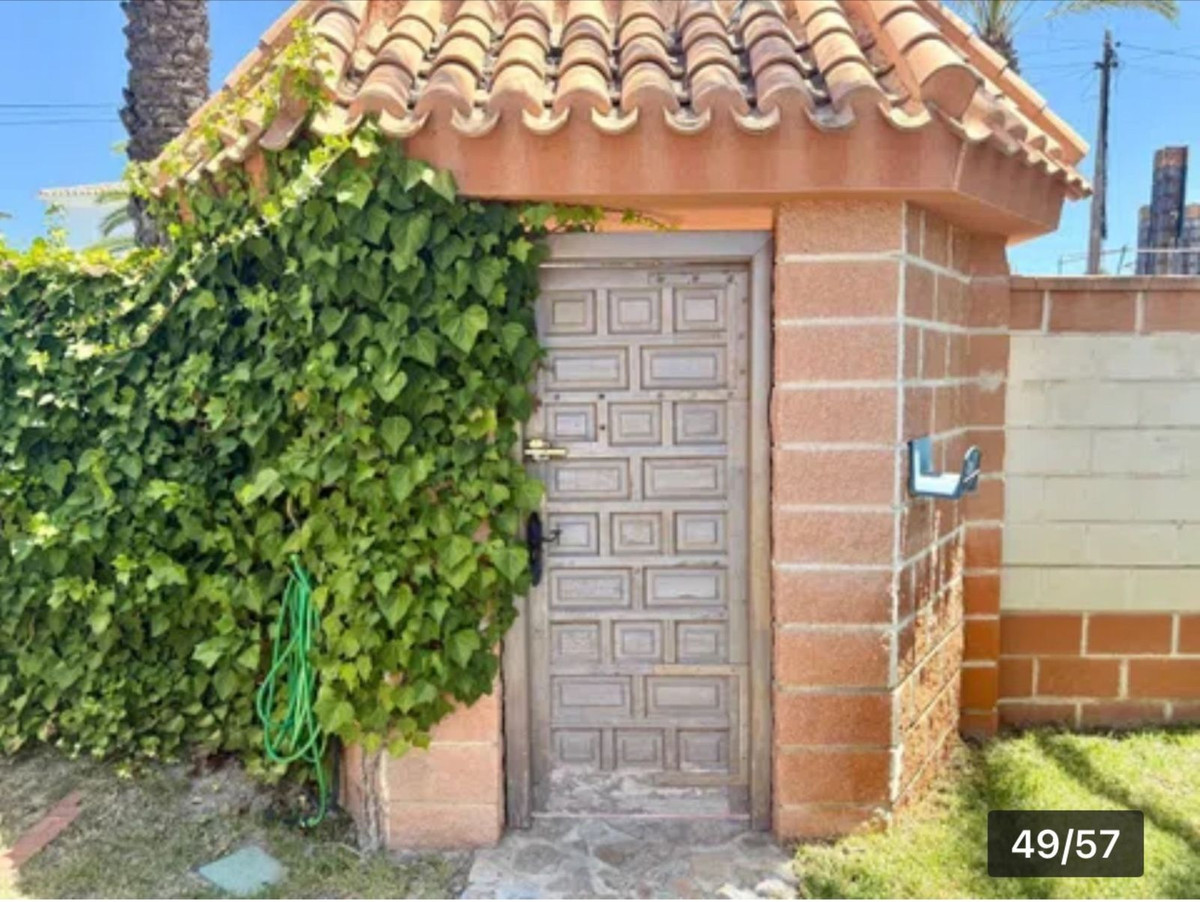 For sale - 4 Bedroom 4 Bathroom House - Detached Villa in Orihuela - Cabo Roig  - Alicante