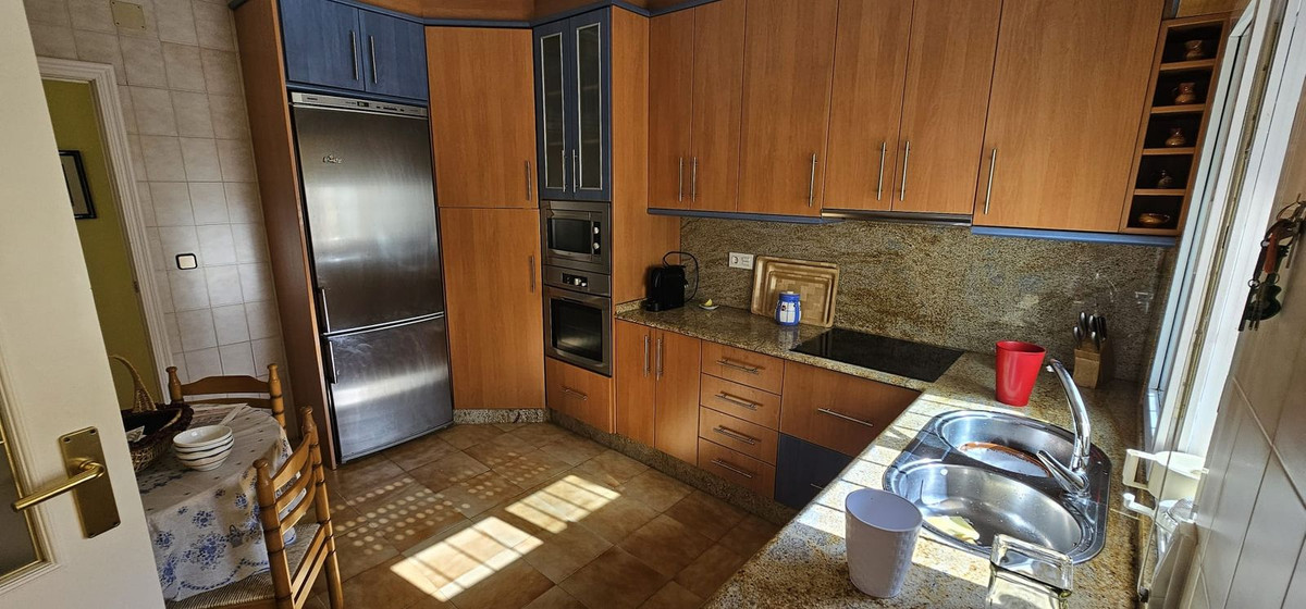For sale - 5 Bedroom 3 Bathroom House - Detached Villa in Orihuela - Campoamor  - Alicante