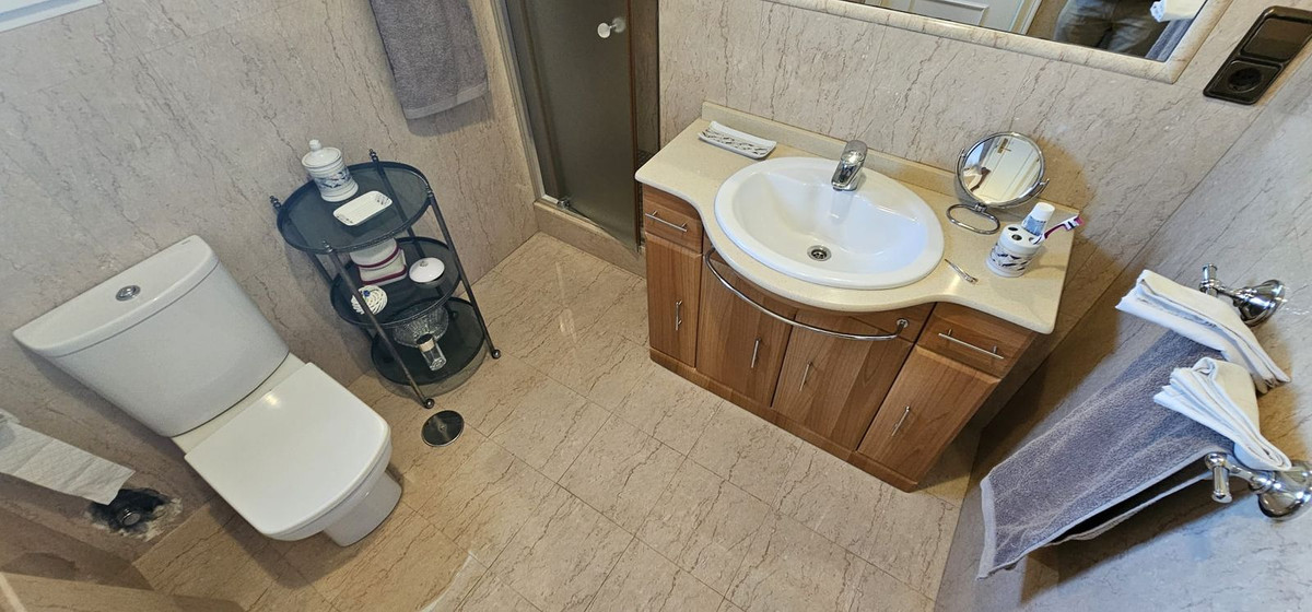 For sale - 5 Bedroom 3 Bathroom House - Detached Villa in Orihuela - Campoamor  - Alicante