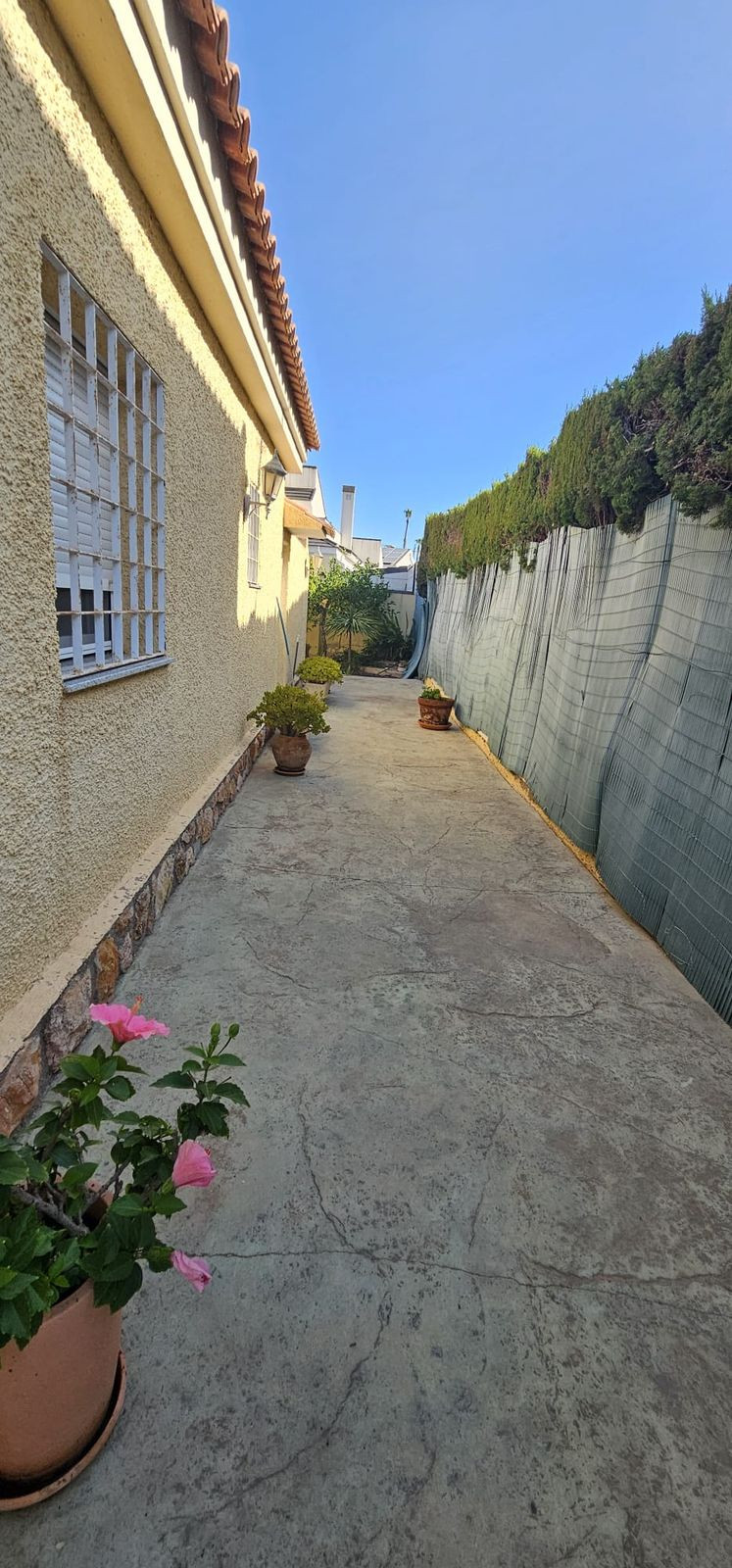 For sale - 5 Bedroom 3 Bathroom House - Detached Villa in Orihuela - Campoamor  - Alicante