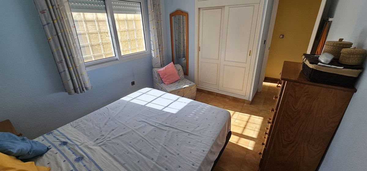 For sale - 5 Bedroom 3 Bathroom House - Detached Villa in Orihuela - Campoamor  - Alicante