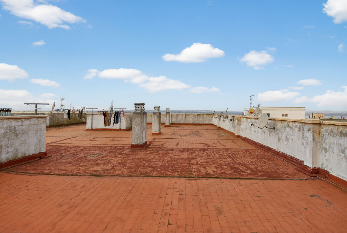 For sale - 2 Bedroom 1 Bathroom Apartment - Top Floor Apartment in Torrevieja - Torrevieja Centro  - Alicante