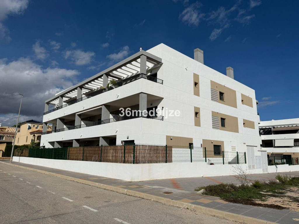 For sale - 1 Bedroom 1 Bathroom Apartment - Ground Floor Apartment in Orihuela - Mil Palmeras  - Alicante