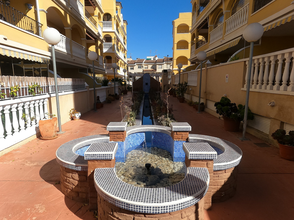 For sale - 2 Bedroom 1 Bathroom Apartment - Middle Floor Apartment in Algorfa - Algorfa Centro  - Alicante