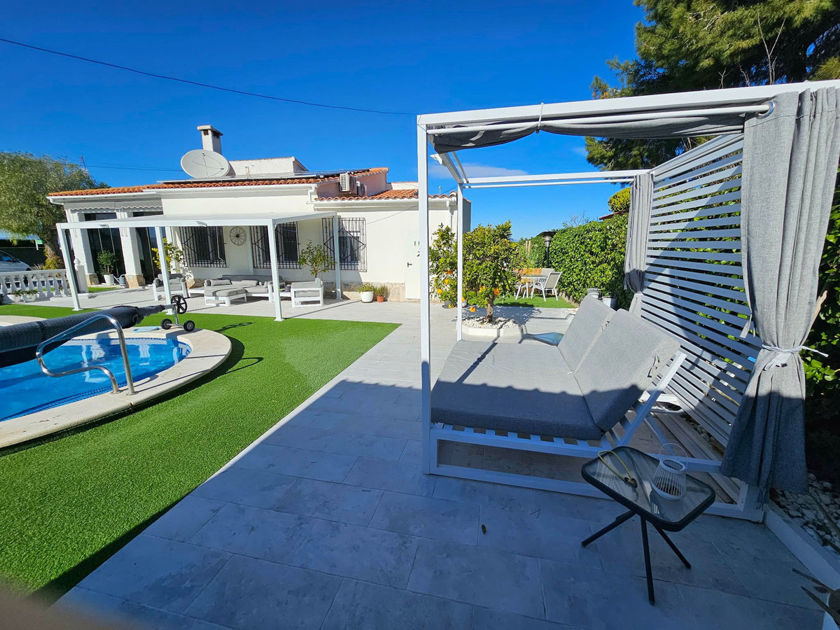 For sale - 4 Bedroom 4 Bathroom House - Detached Villa in San Fulgencio - San Fulgencio Centro  - Alicante