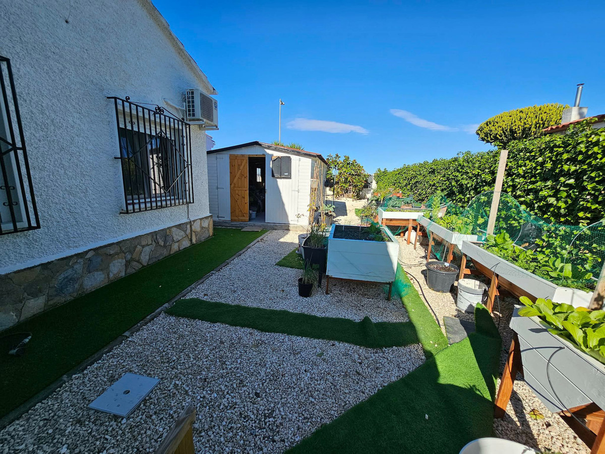 For sale - 4 Bedroom 4 Bathroom House - Detached Villa in San Fulgencio - San Fulgencio Centro  - Alicante