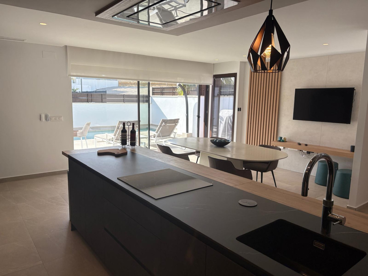 For sale - 3 Bedroom 3 Bathroom House - Detached Villa in Algorfa - La Finca Golf  - Alicante
