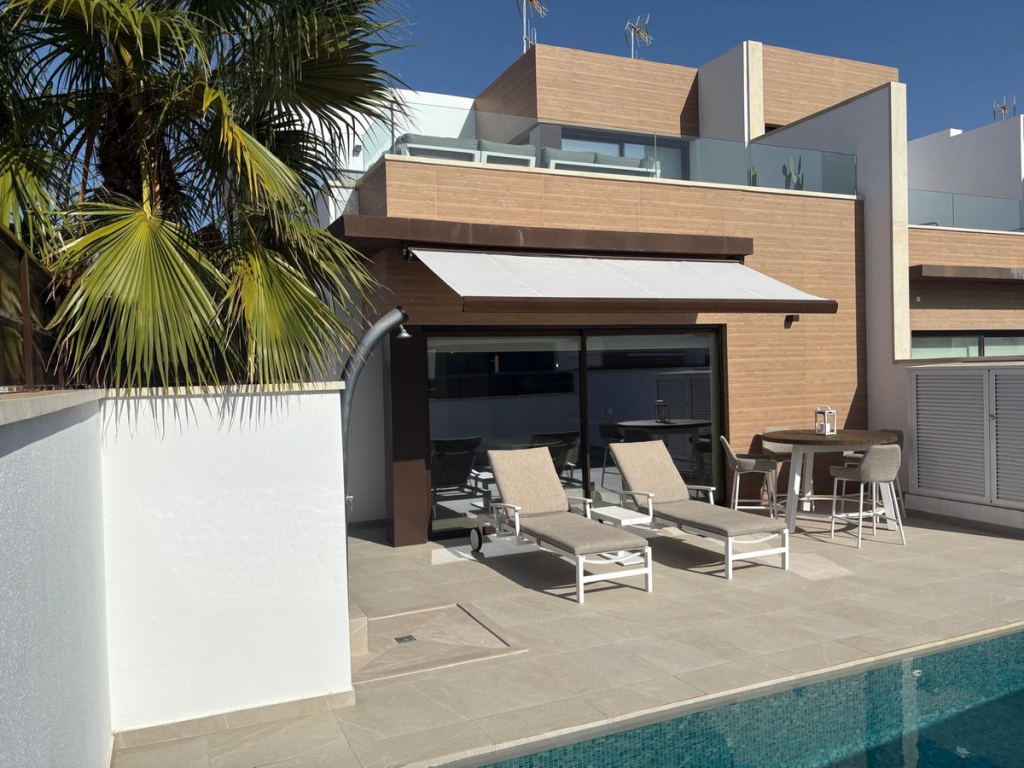 3 Bedroom 3 Bathroom House - Detached Villa in Algorfa