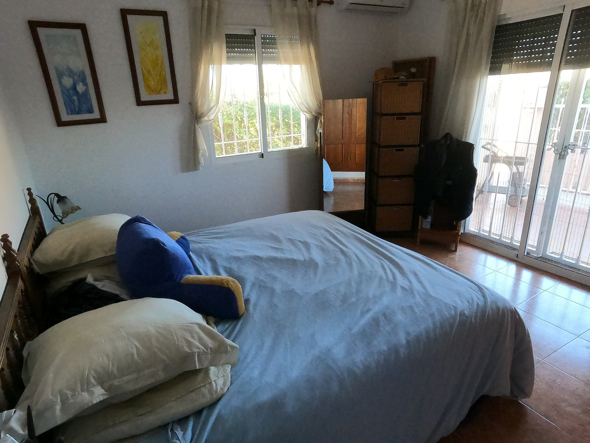 For sale - 3 Bedroom 2 Bathroom House - Finca - Cortijo in Orihuela - Orihuela Centro  - Alicante