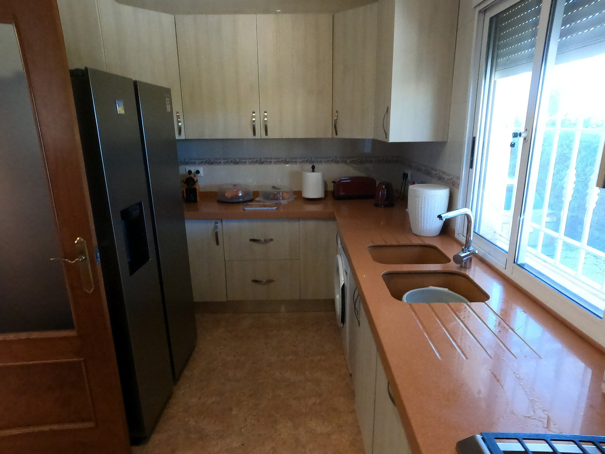 For sale - 3 Bedroom 2 Bathroom House - Finca - Cortijo in Orihuela - Orihuela Centro  - Alicante