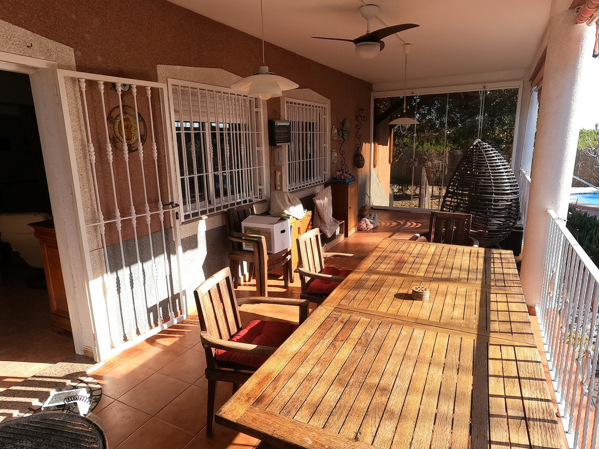 For sale - 3 Bedroom 2 Bathroom House - Finca - Cortijo in Orihuela - Orihuela Centro  - Alicante